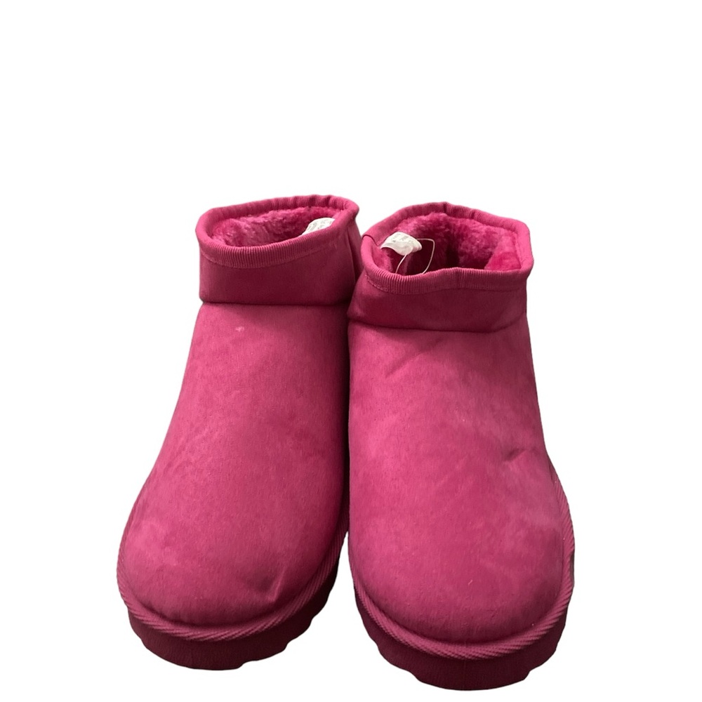 Primark pink mini Ugg style boot size 8 US. New but see photo as slight crease